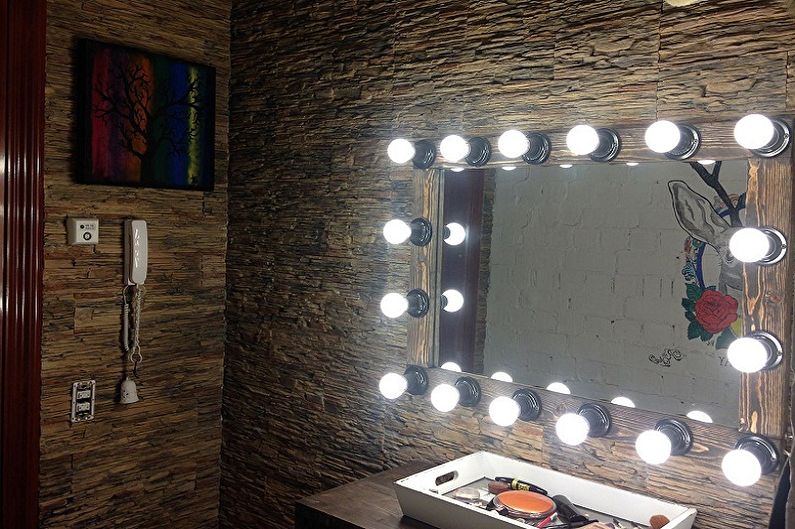 Врсте тоалетних огледала са сијалицама - Начин постављања