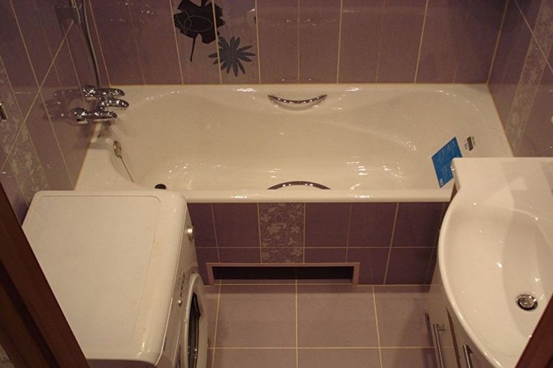 Innenarchitektur eines Badezimmers von 2 qm - Foto