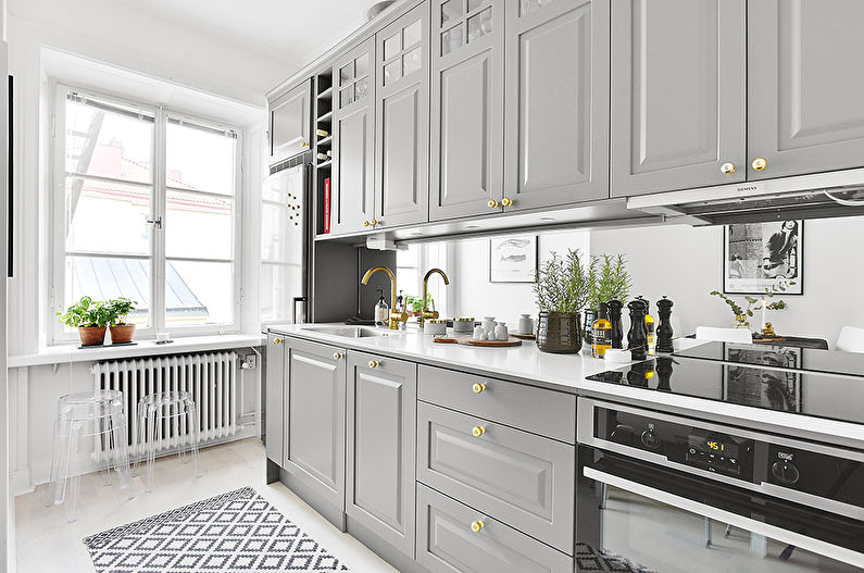 Šedá skandinávská kuchyně - interiérový design
