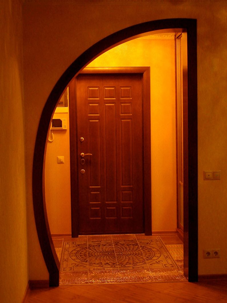 Arche de cloison sèche dans un petit hall d'entrée - Conception