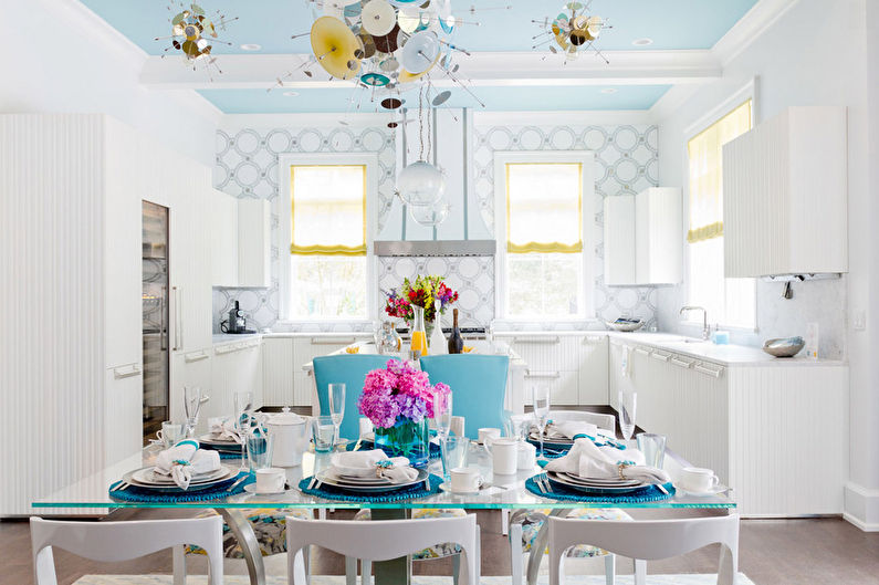 Valkoinen-sininen taustakuva keittiöön - kuvavalokuva
