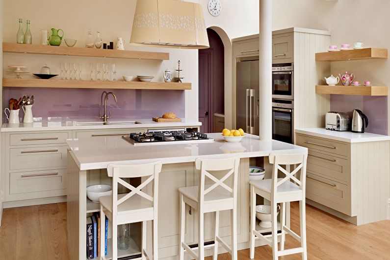 Alyvinė spalva virtuvės interjere - Dizaino nuotrauka