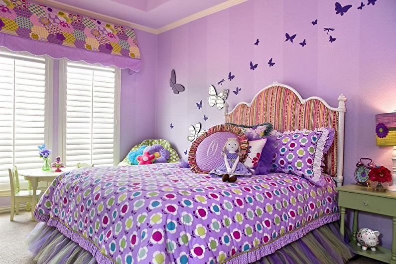 Warna ungu di bahagian dalam bilik kanak-kanak - Foto reka bentuk