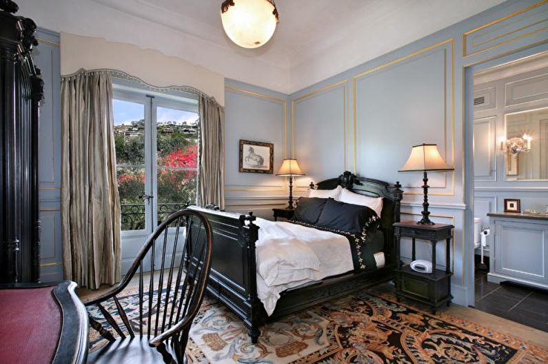 Dormitorio de estilo clásico: combinación de colores en el interior del dormitorio