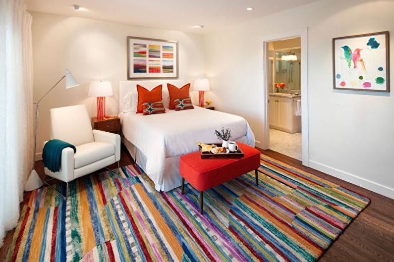 Krāsu kombinācija guļamistabas interjerā - foto