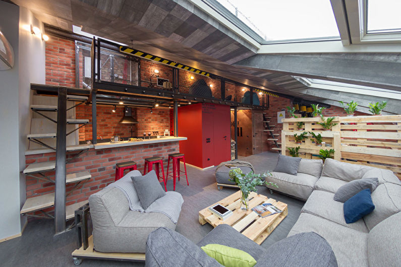 Loft stil stue design - veggdekorasjon