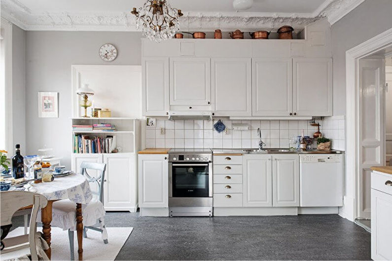 Cozinha branca 20 m2. - Design de interiores