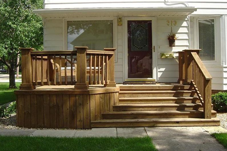 Lage en tre veranda til et privat hus - foto