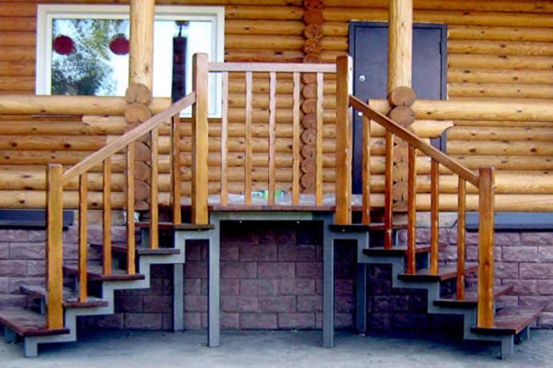 Lage en tre veranda til et privat hus - foto