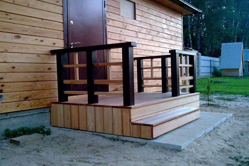 Izrada drvenog trijema za privatnu kuću - fotografija