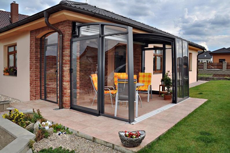 Décoration de porche en forme de terrasse pour une maison privée - photo