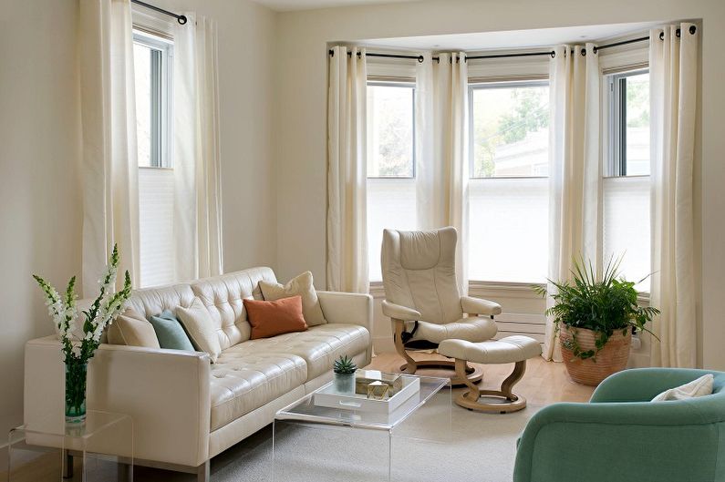 Úzký obývací pokoj - výzdoba a osvětlení