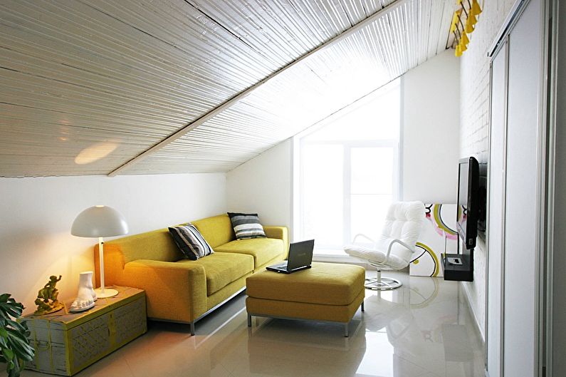 Design interiéru úzkého obývacího pokoje - foto