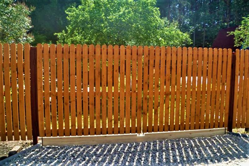Dřevěné ploty pro soukromý dům - foto