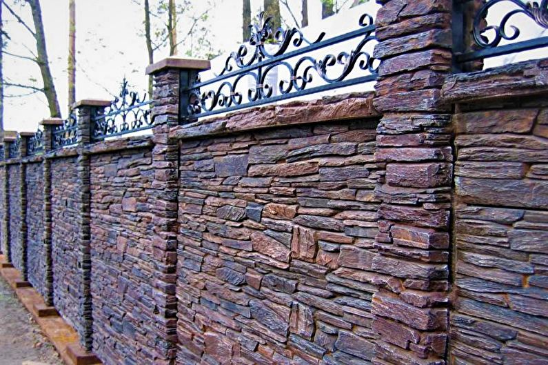 Каменна ограда за частна къща - снимка