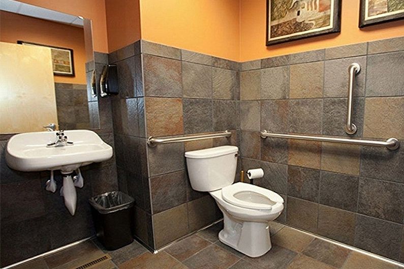 Seinäkoriste wc: ssä - valokuva