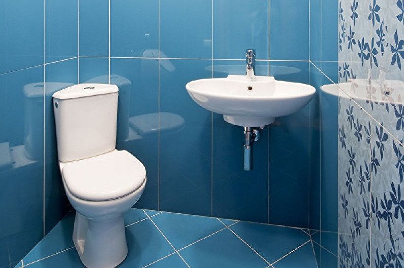 Interior design della toilette a Krusciov - foto