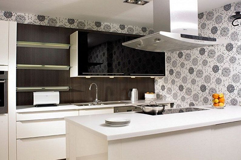 Baltas tapetes virtuvei - fona krāsa virtuvei
