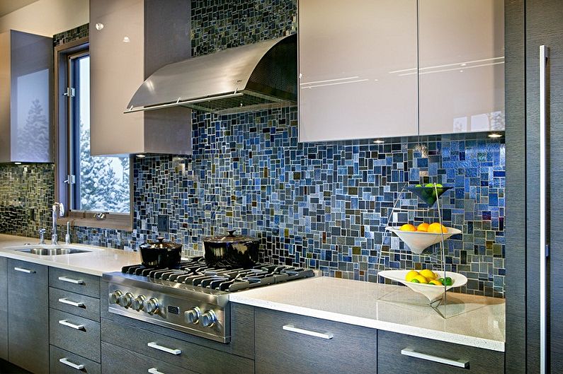 Idee di design per grembiule da cucina in mosaico - Mosaico in vetro e specchio