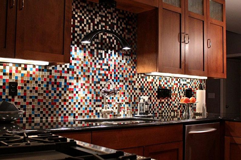 Kuhinjska pregača od mozaika - fotografija