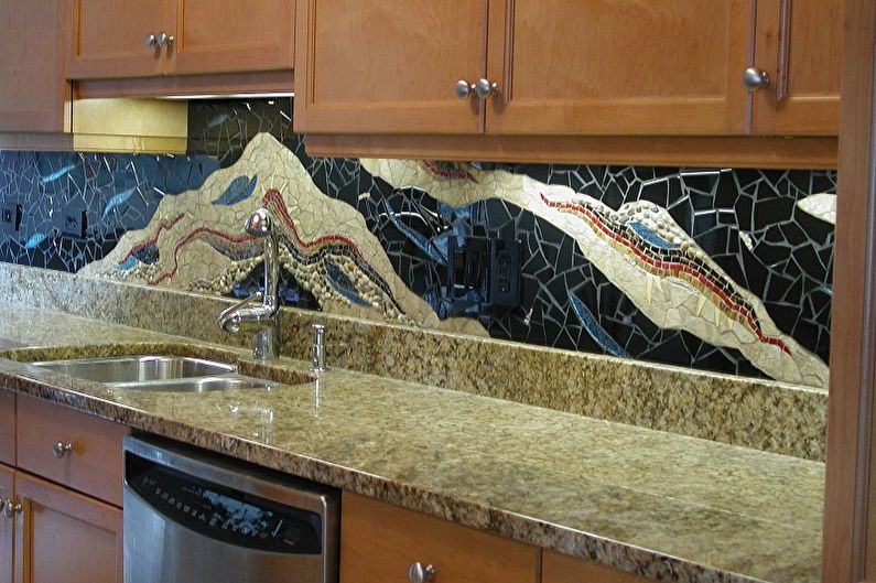 Mozaikos virtuvės prijuostė - nuotrauka