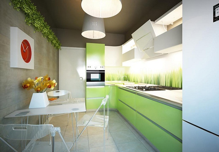 Balta-žalia virtuvė minimalizmo stiliumi - interjero dizainas