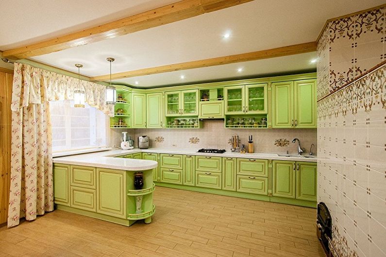 Biało-zielona kuchnia w stylu Prowansji - architektura wnętrz
