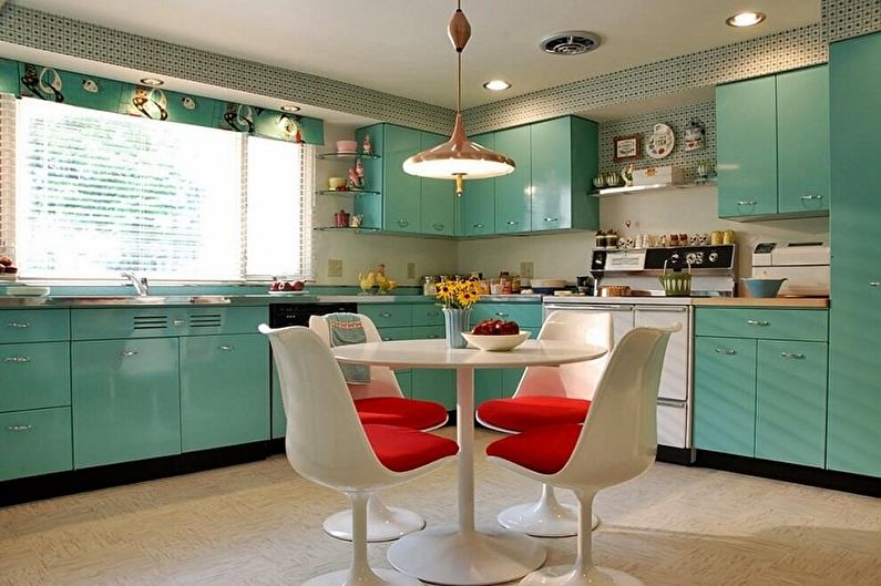 Thiết kế nội thất nhà bếp màu trắng xanh - ảnh