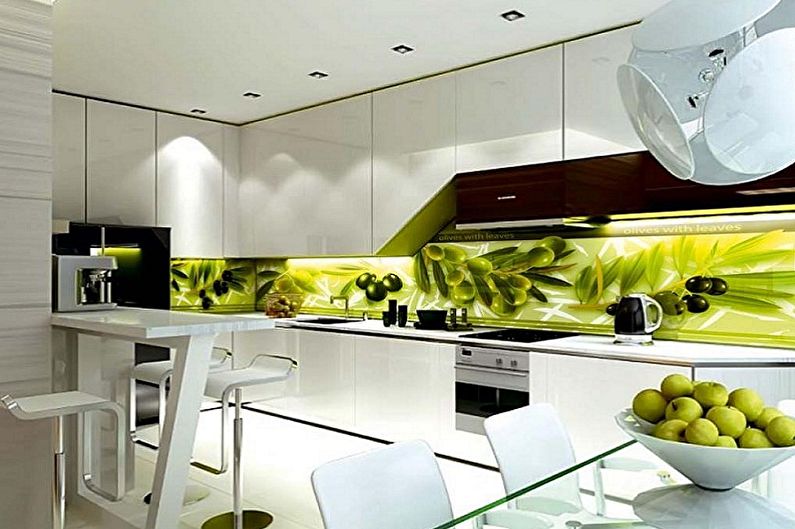 Interiørdesign av et hvitt-grønt kjøkken - foto