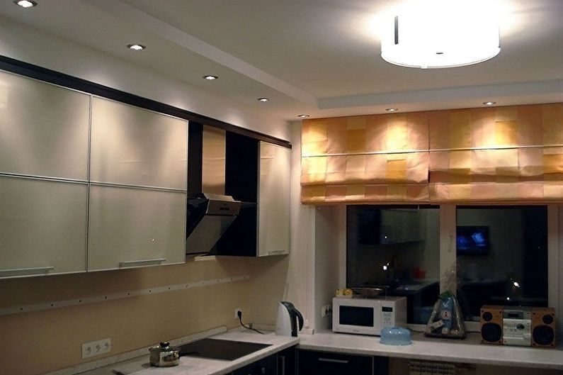 Kitchen design 4 sq.m. - ceiling decoration