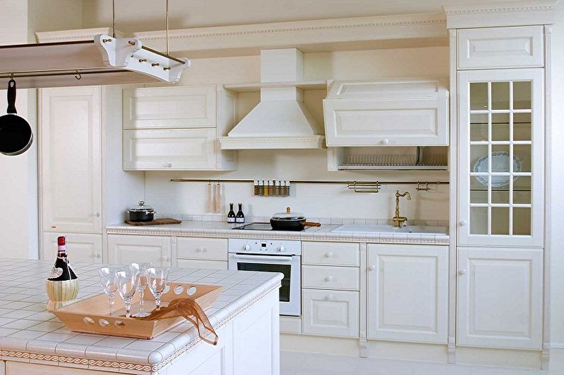 Kuchyňa biela Provence - interiérový dizajn