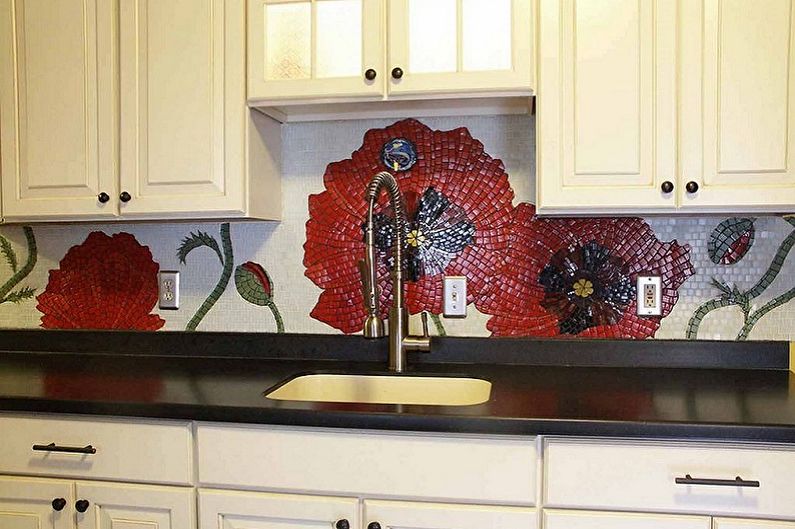Darbinės sienos dekoravimas virtuvėje - nuotraukos ir idėjos